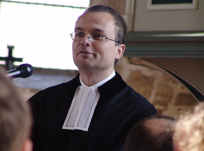 Pfarrer Lenz (Foto: F. Tuschy) Pfarrer Lenz (Foto: F. Tuschy)