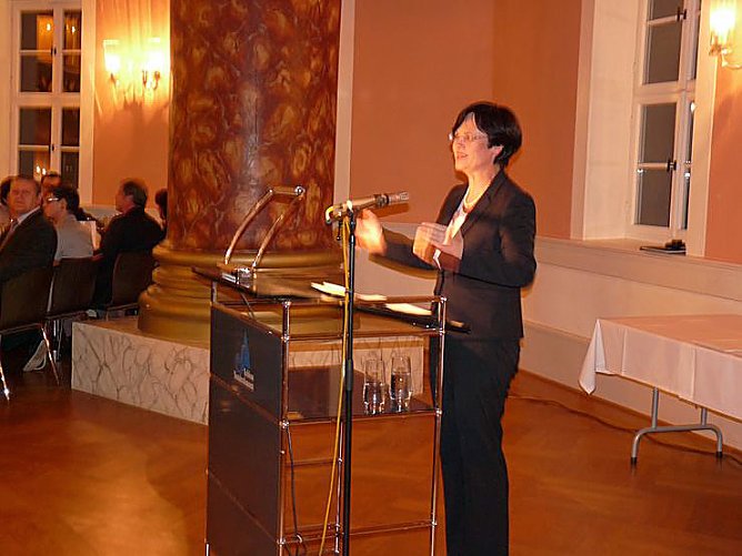 Beste Auszubildende geehrt (1) (Foto: Karl-Heinz Herrmann) Beste Auszubildende geehrt (1) (Foto: Karl-Heinz Herrmann)