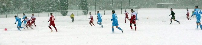 Schneespiel im AKS (Foto: nnz) Schneespiel im AKS (Foto: nnz)