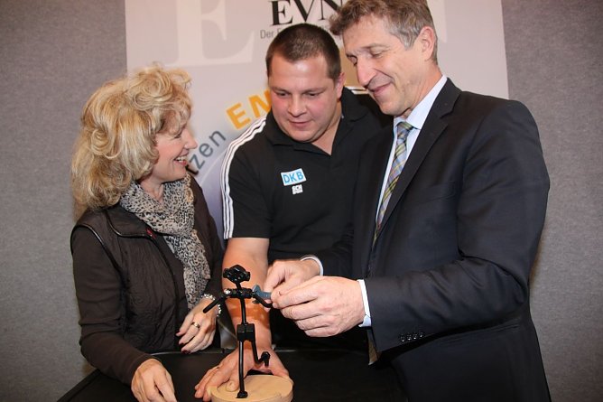 Festgeschraubt (Foto: J. Piper) Festgeschraubt (Foto: J. Piper)