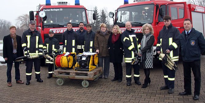 Neue Rettungsger&auml;te (Foto: J. Piper)