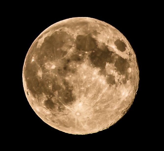 Mann im Mond entdeckt? (Foto: Jana Schneider) Mann im Mond entdeckt? (Foto: Jana Schneider)