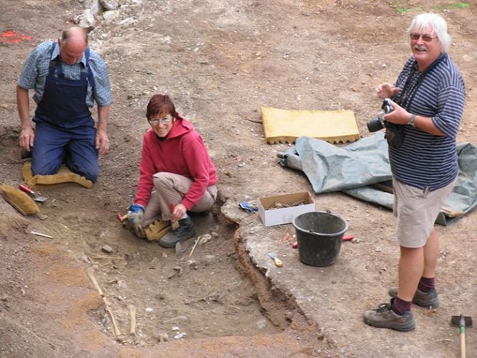 Ausgrabungen (Foto: I. Bergmann) Ausgrabungen (Foto: I. Bergmann)