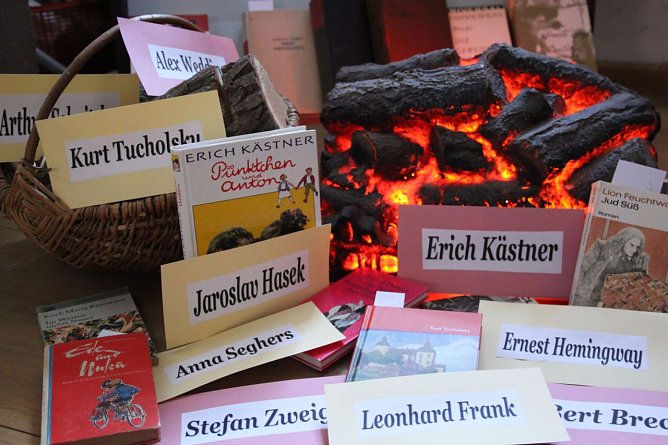 Scheiterhaufen in der BibO (Foto: S. Spehr)