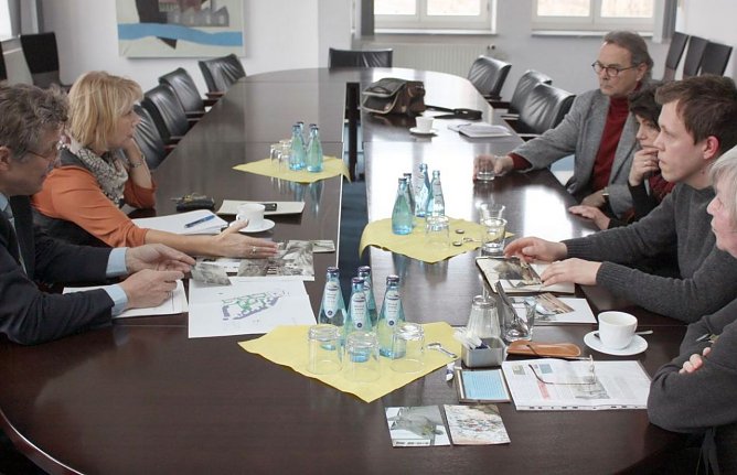 Gespr&auml;ch im Rathaus (Foto: P. Grabe|Stadtverwaltung Nordhausen)