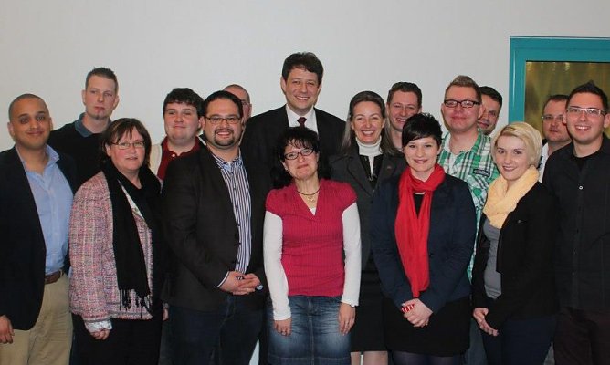 Beim Schlachteessen mit dabei: JUler aus dem Landkreis Nordhausen (Foto: privat) Beim Schlachteessen mit dabei: JUler aus dem Landkreis Nordhausen (Foto: privat)