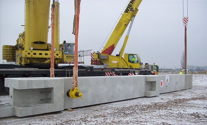 70 Tonnen in einem Stück (Foto: Universalbeton Heringen) 70 Tonnen in einem Stück (Foto: Universalbeton Heringen)