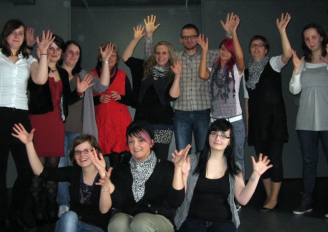 Gebärdensprache erlernen (Foto: pro Vita Akademie) Gebärdensprache erlernen (Foto: pro Vita Akademie)