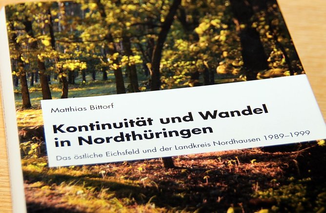 Buch erschienen (Foto: J. Piper) Buch erschienen (Foto: J. Piper)