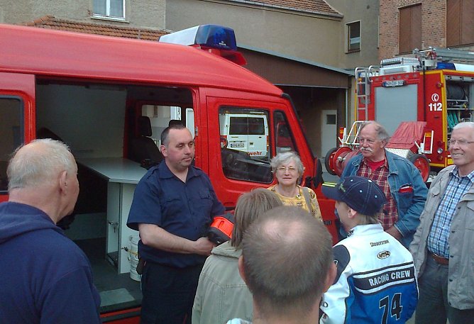 Zu Gast bei der Berufsfeuerwehr (Foto: privat) Zu Gast bei der Berufsfeuerwehr (Foto: privat)