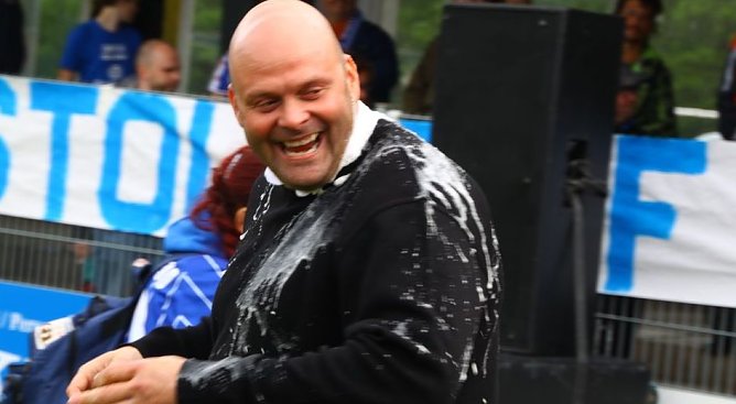 Gestern ausgelassen gefeiert (Foto: Bernd Peter)