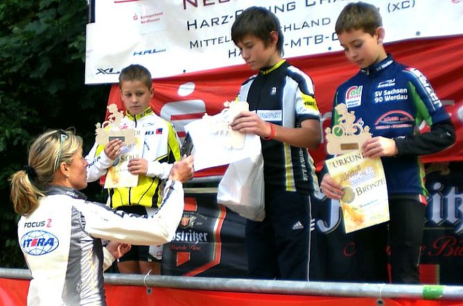 Ehrung durch Hanka Kupfernagel (Foto: Beisheim)