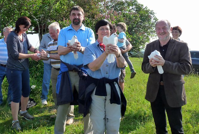 Friedenstauben über Sondershausen (Foto: Karl-Heinz Herrmann) Friedenstauben über Sondershausen (Foto: Karl-Heinz Herrmann)