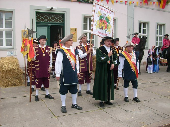 Umzug der Hausm&auml;nner (Foto: Karl-Heinz Herrmann)