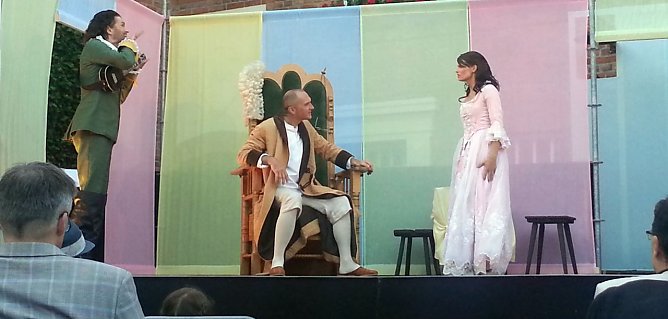 Premiere im Hof (Foto: nnz) Premiere im Hof (Foto: nnz)