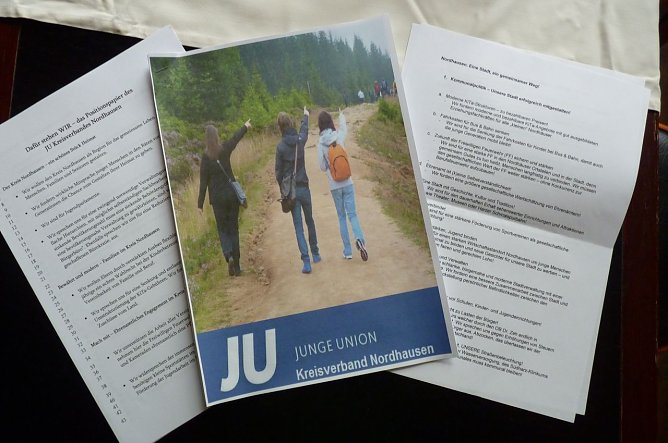 Das Positionspapier (Foto: JU) Das Positionspapier (Foto: JU)