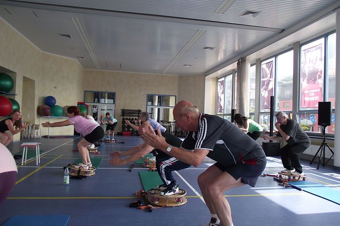 Gruppenfitness (Foto: Kurt Frank)