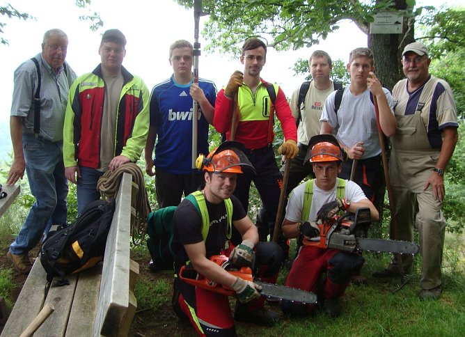 Helfende H&auml;nde (Foto: J. Jauer)