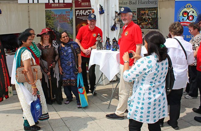 Die Hexe auf dem Jungfernstieg (Foto: HSB) Die Hexe auf dem Jungfernstieg (Foto: HSB)