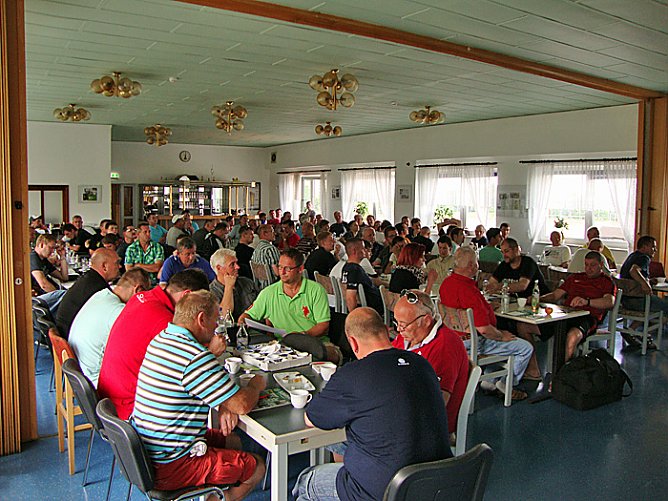 Saisoneröffnung der Schiedsrichter (Foto: Michael Fricke) Saisoneröffnung der Schiedsrichter (Foto: Michael Fricke)