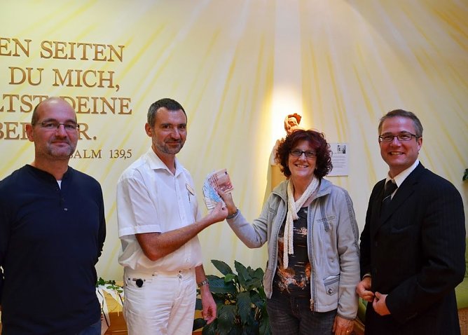 &Uuml;bergaben im vergangenen Jahr (Foto: Helmut Michel)