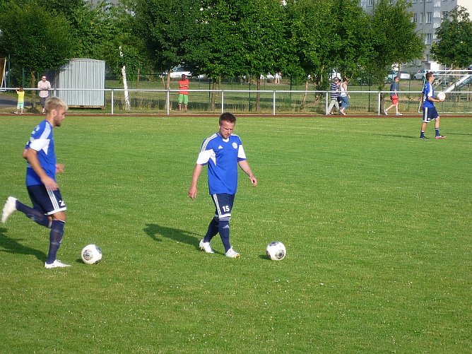 Duell in Blau (Foto: Klaus Verkouter) Duell in Blau (Foto: Klaus Verkouter)