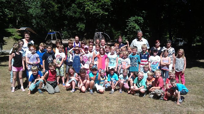 Unterwegs im Stadtpark (Foto: Forstamt Bleicherode-Südharz) Unterwegs im Stadtpark (Foto: Forstamt Bleicherode-Südharz)