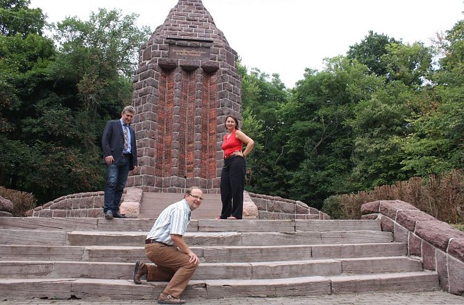 Am Kriegerdenkmal (Foto: P. Grabe|Stadtverwaltung Nordhausen)