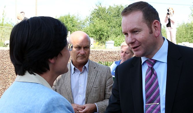 Begr&uuml;&szlig;ung (Foto: nnz)