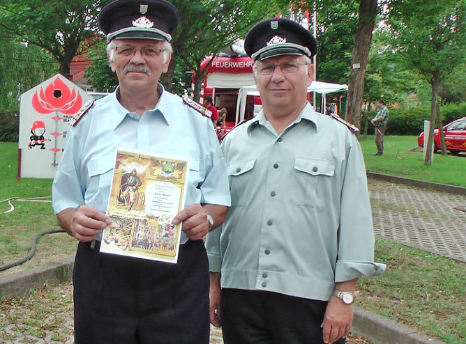Auswärts geehrt (Foto: Karl-Heinz Herrmann) Auswärts geehrt (Foto: Karl-Heinz Herrmann)