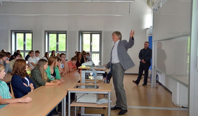 Dittes eröffnet Schülerakademie (Foto: FHN) Dittes eröffnet Schülerakademie (Foto: FHN)