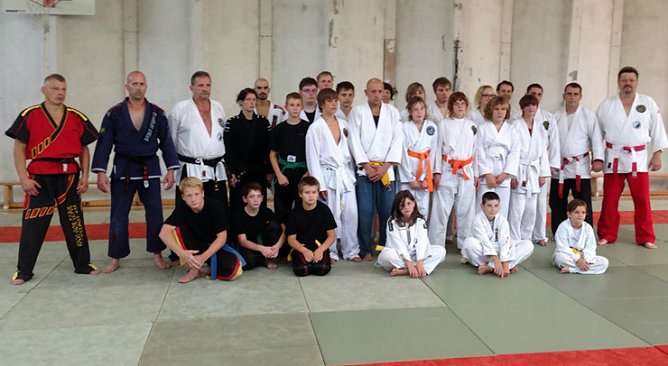 Klasse Kampfkunst in Artern (Foto: Werner Bank) Klasse Kampfkunst in Artern (Foto: Werner Bank)