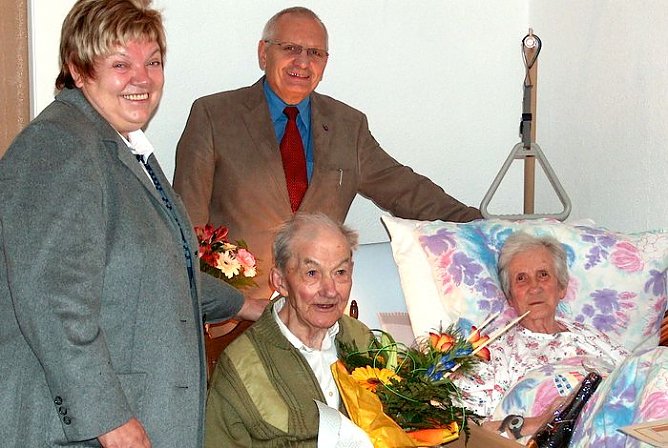 Gratuliert (Foto: Sollstedt) Gratuliert (Foto: Sollstedt)