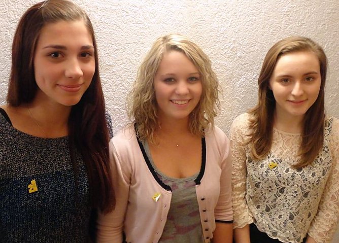 Besch&auml;ftigen sich mit Inklusion: Annalena, Janina und Maria (Foto: privat)