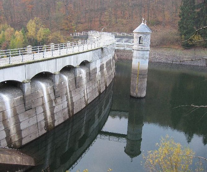 Wenig Wasser (Foto: Peter Blei) Wenig Wasser (Foto: Peter Blei)