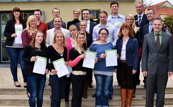Stipendiaten, Pr&auml;sident und F&ouml;rderer (Foto: T. Schneppe)