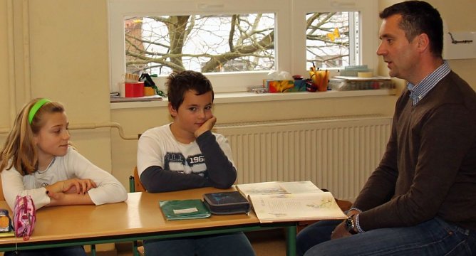 Niels Neu liest vor (Foto: J. Piper)