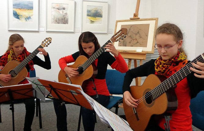 Musikalisch begleitet (Foto: Hans-Georg Backhaus)