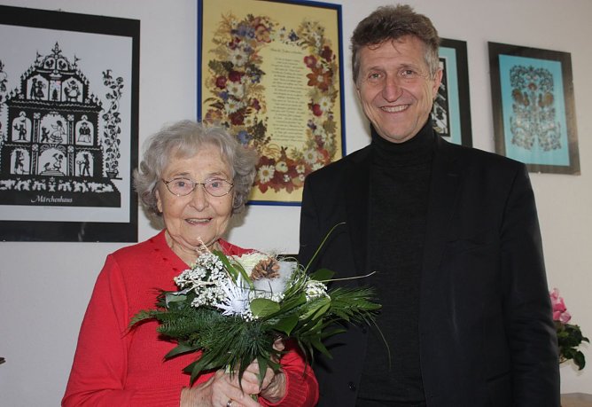 Nachricht überreicht (Foto: I. Bergmann|Stadtverwaltung Nordhausen) Nachricht überreicht (Foto: I. Bergmann|Stadtverwaltung Nordhausen)