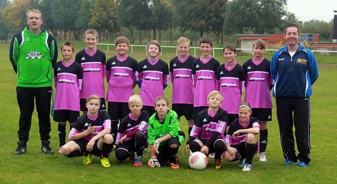 Die D-Jugend der Spielgemeinschaft (Foto: privat) Die D-Jugend der Spielgemeinschaft (Foto: privat)