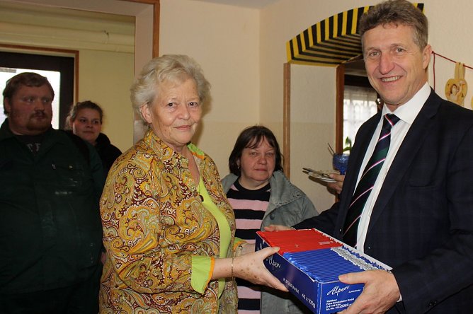 Oberb&uuml;rgermeister besucht Tafel (Foto: I. Bergmann|Stadtverwaltung Nordhausen)