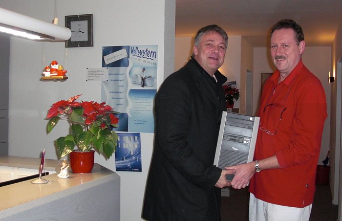 Technik &uuml;bergeben (Foto: A. Tischer)