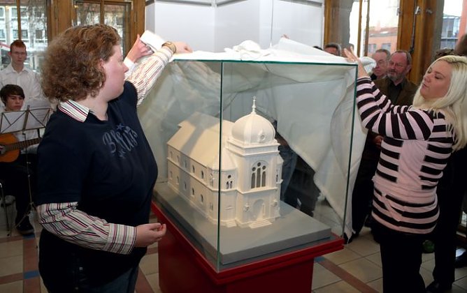 Enthüllt (Foto: nnz) Enthüllt (Foto: nnz)