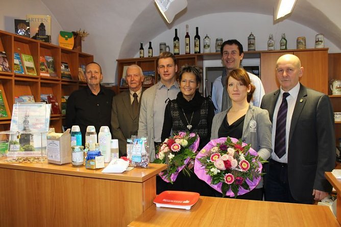 Am Vormittag fand in kleinem festlichen Rahmen die Wiederer&ouml;ffnung der Touristinformation Bad Frankenhausen statt. Nach Insolvenz des Tourismusverbandes Kyffh&auml;user (TVK) musste hier eine neue Regelung (Foto: Karl-Heinz Herrmann)