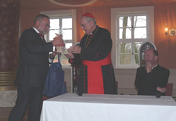 Kardinal Meisner in Sondershausen (Foto: Karl-Heinz Herrmann) Kardinal Meisner in Sondershausen (Foto: Karl-Heinz Herrmann)