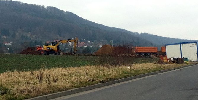Es wird "gebuddelt" (Foto: M. Randel)