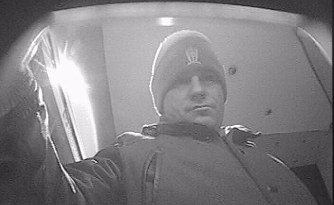 Wer kennt diesen Mann? (Foto: Polizei)