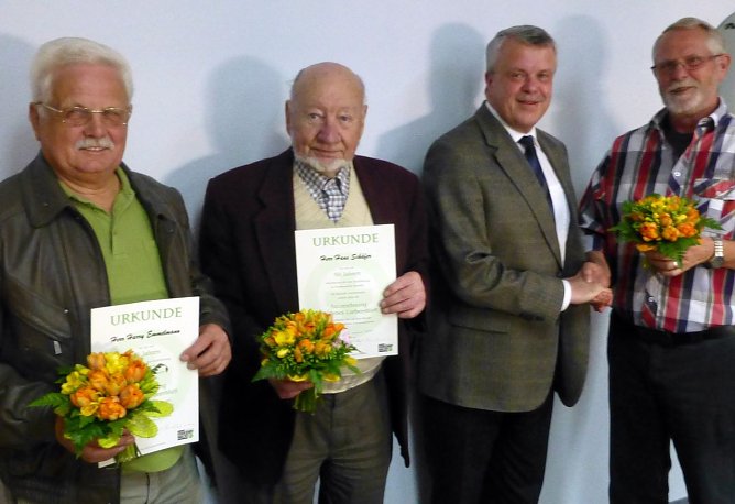 Geehrt (Foto: BBZ) Geehrt (Foto: BBZ)