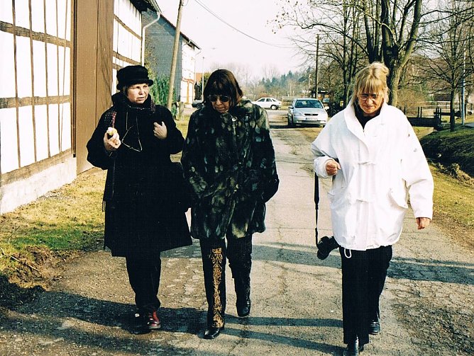 Sarah Kirsch in Limlingerode im Jahr 2003 (Foto: Archiv Kneffel) Sarah Kirsch in Limlingerode im Jahr 2003 (Foto: Archiv Kneffel)