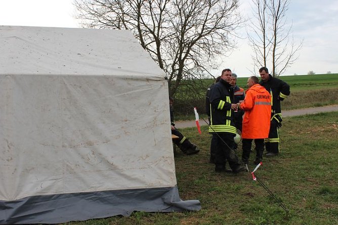 Kontrolliertes Abbrennen (Foto: Karl-Heinz Herrmann) Kontrolliertes Abbrennen (Foto: Karl-Heinz Herrmann)